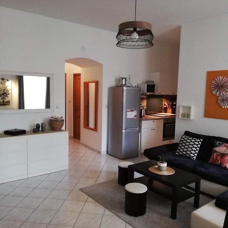 Orange: Appartement Pratique Et Idealement Place Orange  Exterior foto