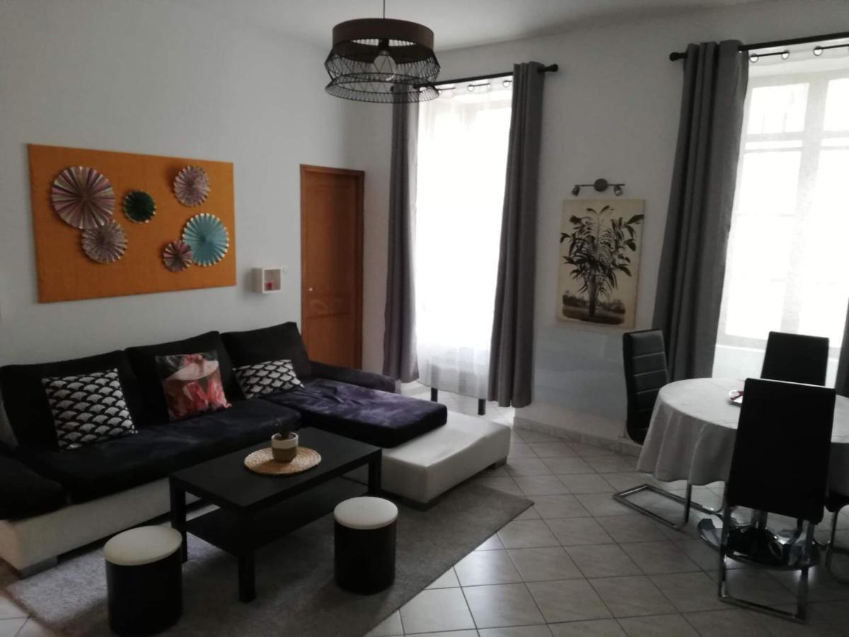 Orange: Appartement Pratique Et Idealement Place Orange  Exterior foto